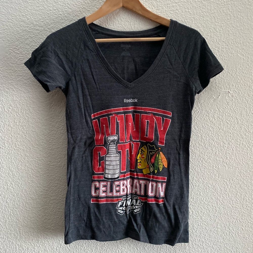 Chicago Blackhawks 2015 Stanley Cup Champions Reebok V-Neck T-Shirt Small